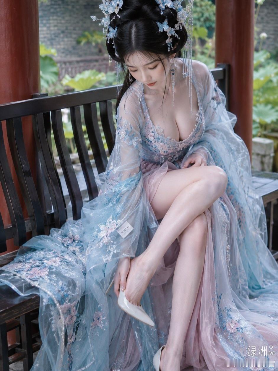 轻纱把古典东方美人压进一层柔软的光 绿洲