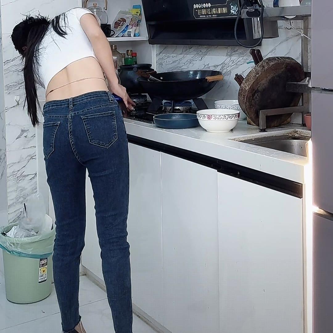 如何搭配服装才能展现优雅气质?