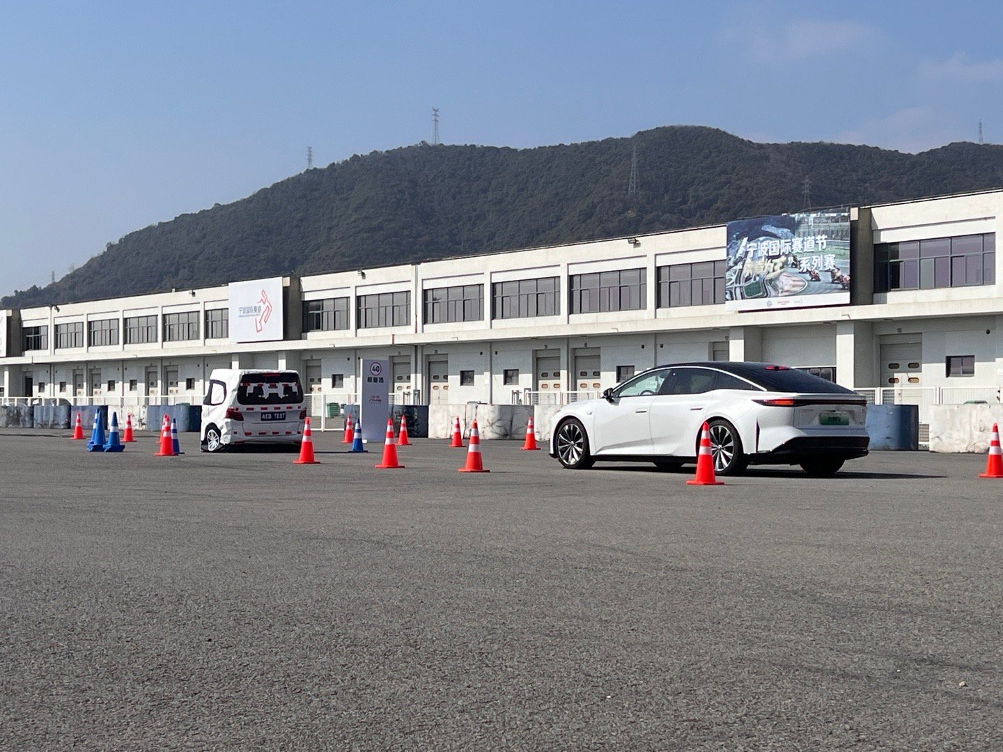 【媒体首测丰田铂智7动态表现】看了看广汽丰田铂智7的动态首测，一开始我还好奇为何