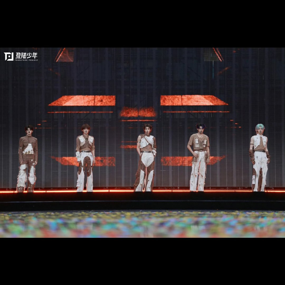 登陆少年新音day1舞台记录TOP登陆少年新音day1舞台记录 舞台造型出图好帅