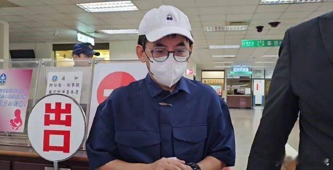 据台媒，25日，黄子佼二审被判有期1年6个月，缓刑4年，可上诉第三审。据悉，黄子