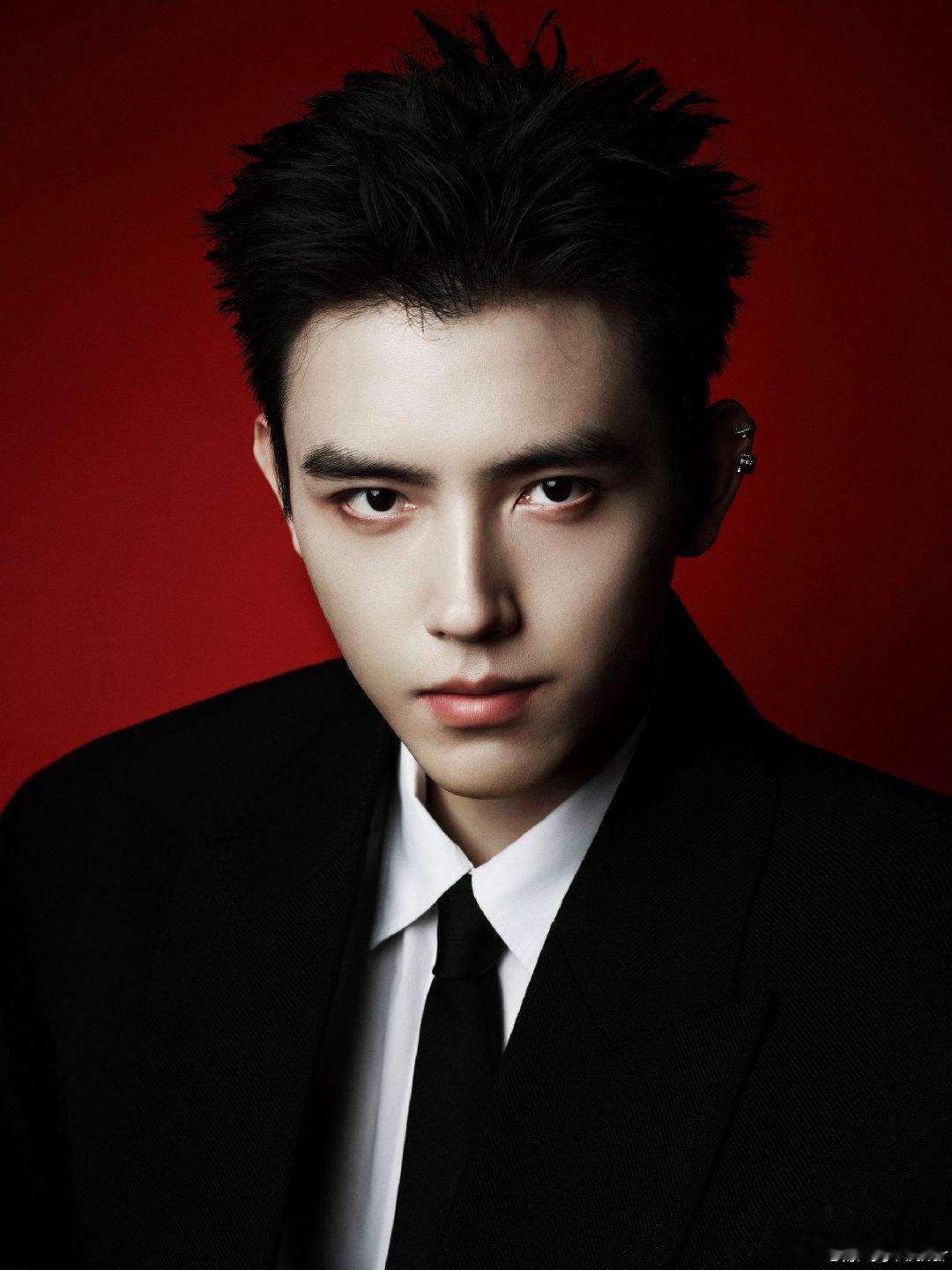 陈飞宇无缝进组 陈飞宇进组电影《谜一样的双眼》了，无缝进组搞事业！陈飞宇进组谜一