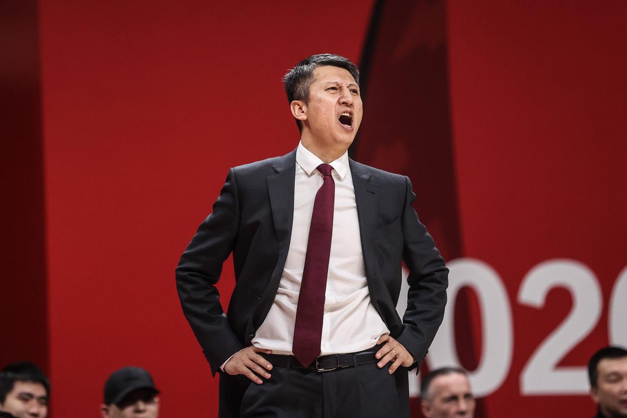 到底是郭士强小心眼还是新疆队小肚鸡肠？中国男篮国家队集训队名单出来后竟然没有一个