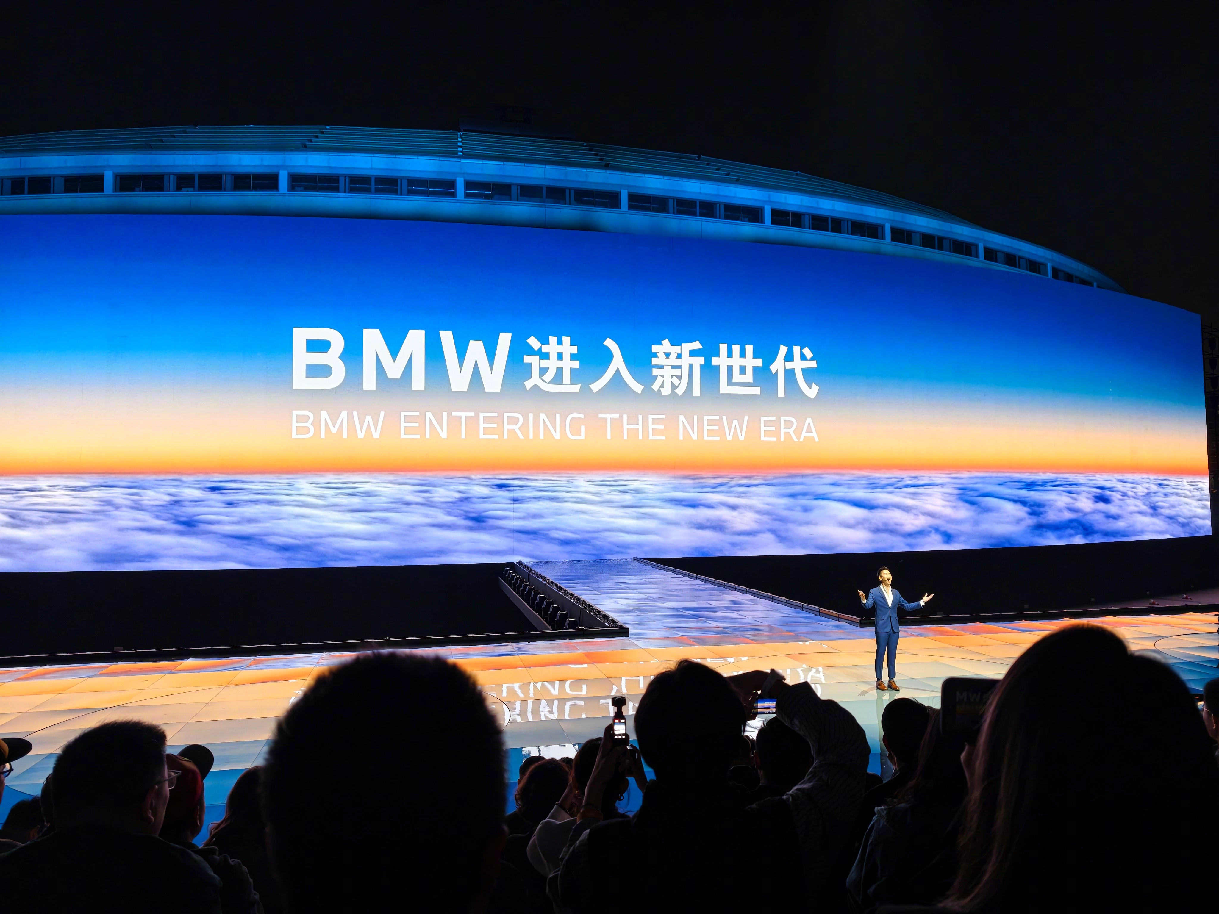 今晚，“你好，驾趣新时代”2026宝马BMW品牌之夜在北京工体举办。在活动现场，