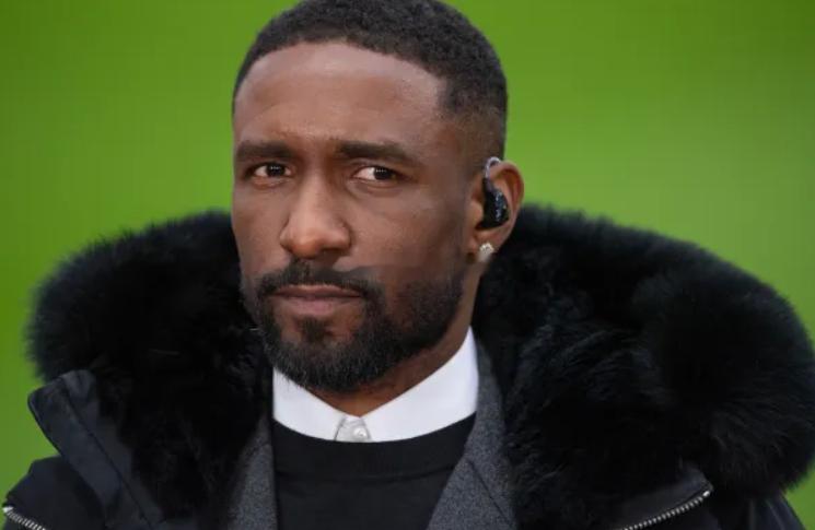 在今晨的北伦敦德比中，热刺主场1-4不敌阿森纳，目前他们在积分榜排名第16位，仅