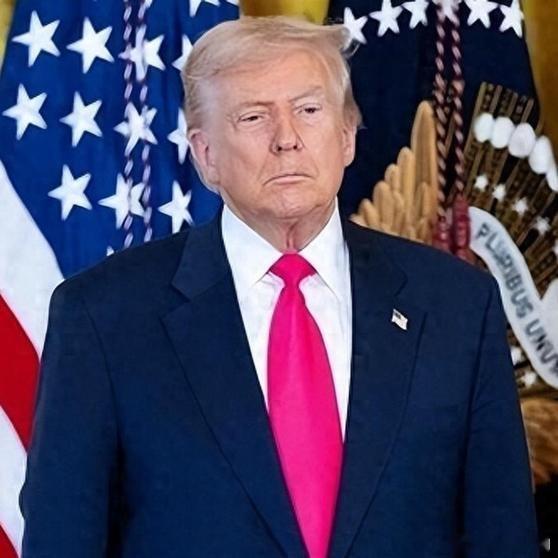 《世界幸亏有中国！贸易战中，中国独扛抗美大旗，美媒体：若非中国顶住压力，全球经济