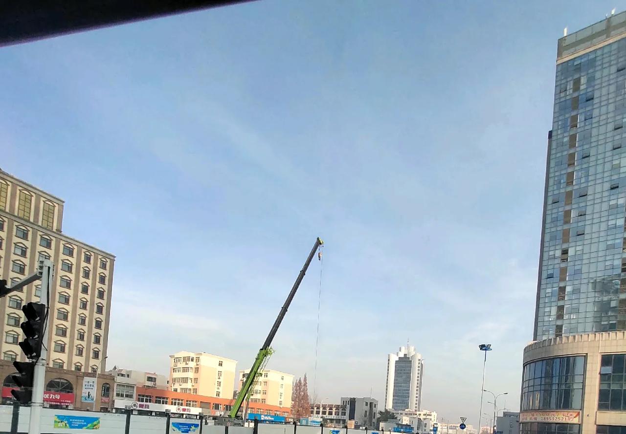 即墨区国有资产运营服务中心拟转让户外广告资源设置经营权，底价超10亿，经营权的转