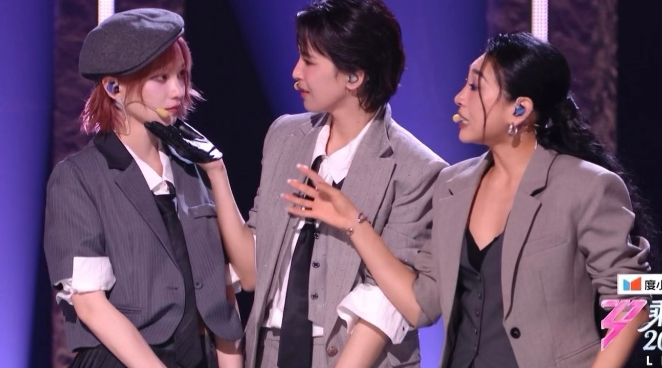 浪姐一公直播 浪姐 完全是挠挠小狗下巴啊 🥹 曾沛慈黄灿灿好嗑