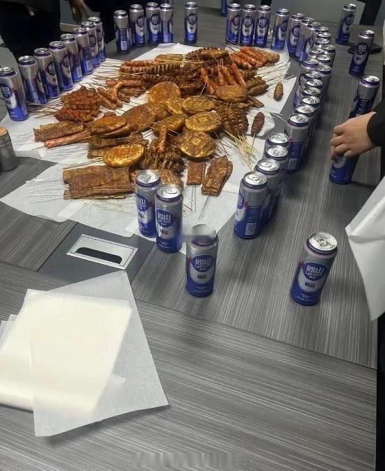公司加班，老板买的夜宵怎么样？ ​​​