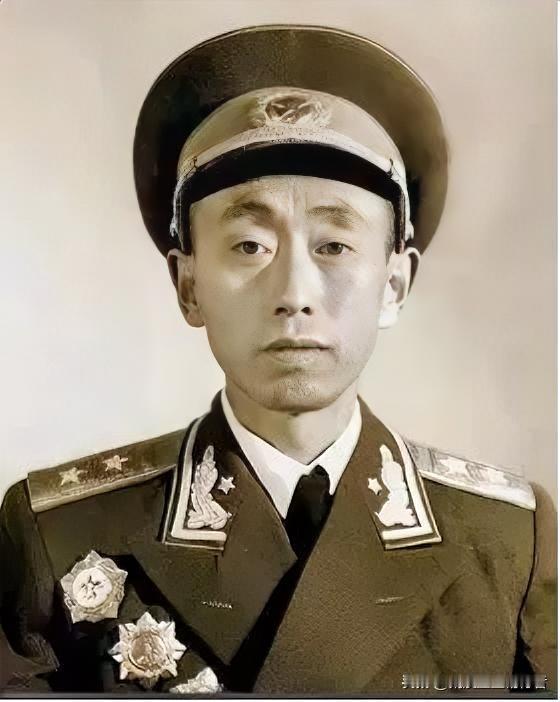 1983年，一位西路军老兵在医院看大门的时候，没招谁没惹谁，居然被人活活打死了。