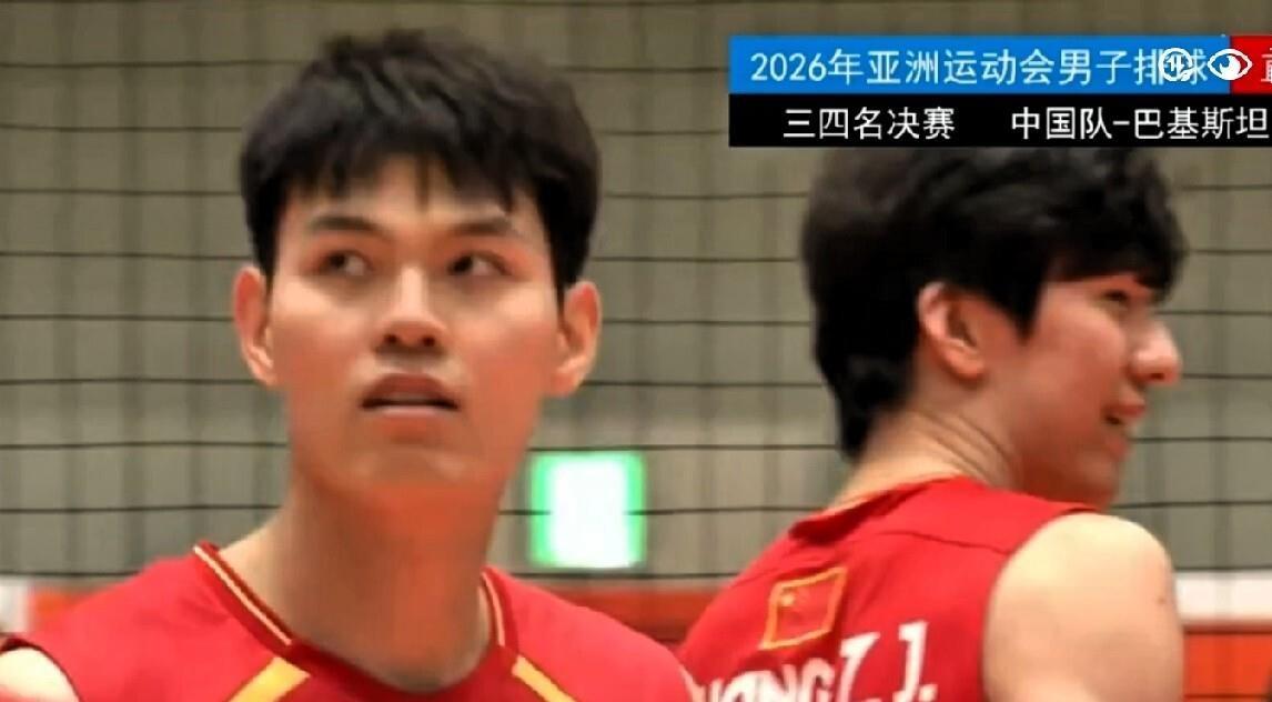 中国男排0比3输给巴基斯坦，亚运会铜牌没了。三局比分18比25、16比25、18