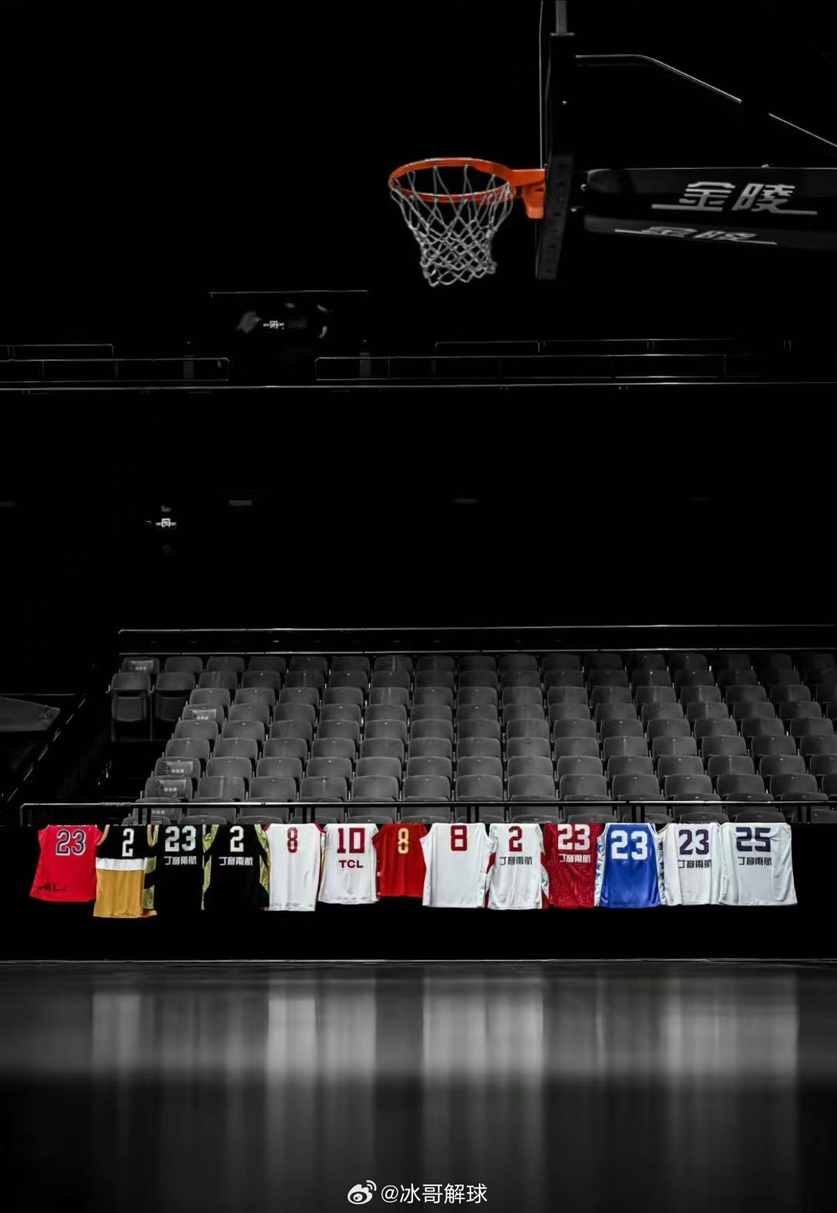 CBA回应丁彦雨航退役3月20日丁彦雨航官宣退役，CBA官方发文致敬：两届常规赛