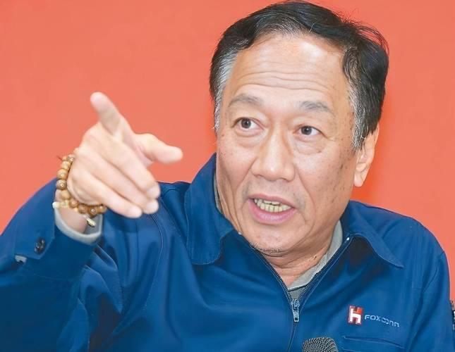 富士康崩得太突然！郭台铭绝对没料到，以前大陆工厂灯火通明的代工巨头，如今像破气球