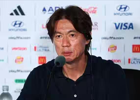 在今天上午进行的世界杯小组赛中，韩国队上演了一场精彩的逆转好戏，以2-1力克捷克