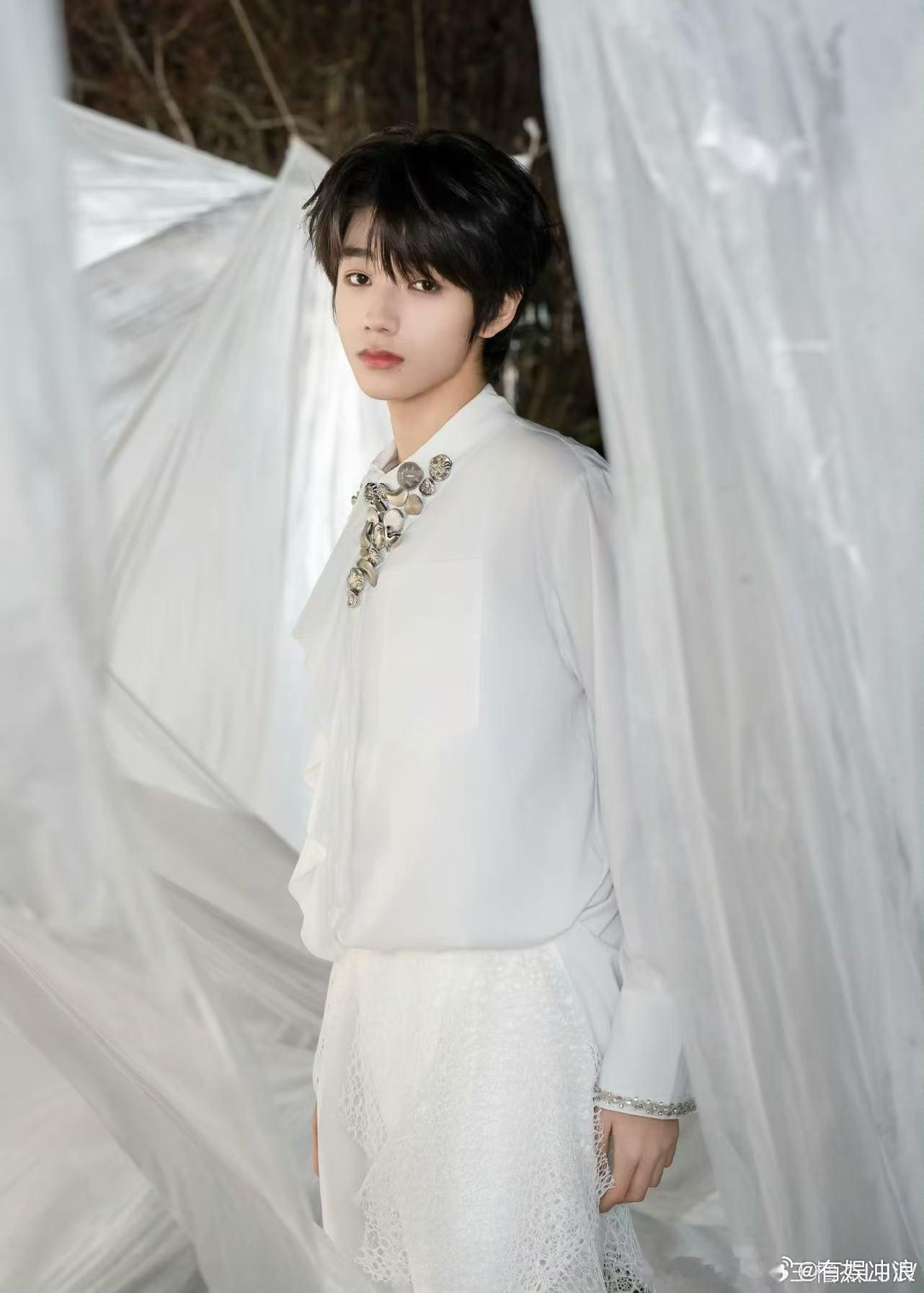 王橹杰即将入场王橹杰新音大片王橹杰新音大片，即将入场。