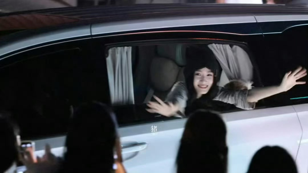 卢昱晓 想说的可以电子方式发给我特别善良的小女孩啊和粉丝双向奔赴期待卢昱晓后续精