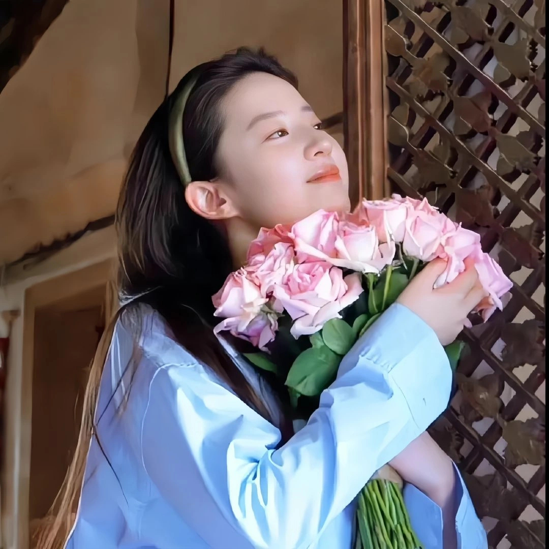 【投稿】刘亦菲 杨幂用这两张图当头像的人数，围起来可转地球三圈 ​​​