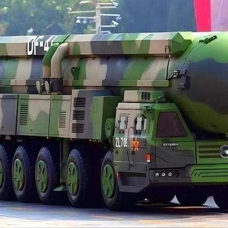 美国总有人幻想对华“全面轰炸”，可德国专家算清了这笔账：东风-41从发射到覆盖华