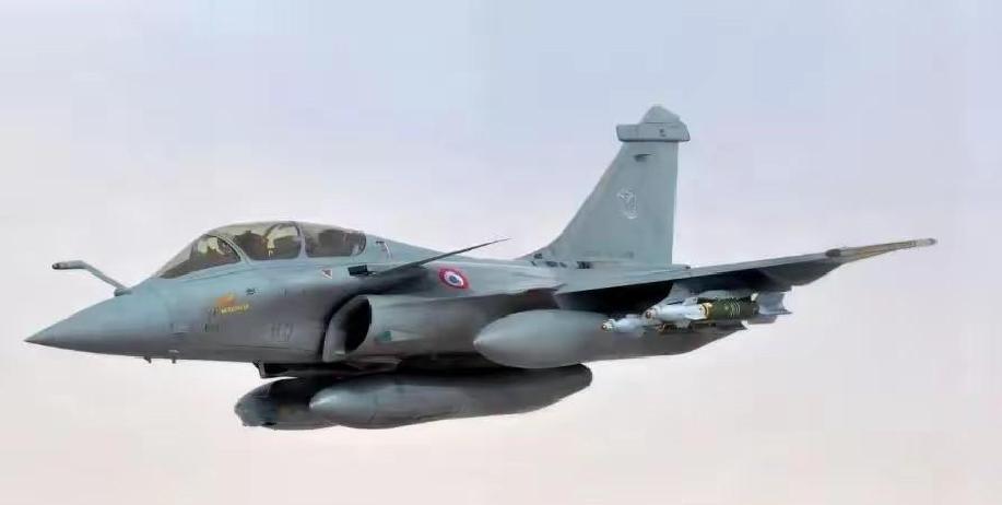 快讯！快讯！
 
乌克兰总统泽连斯基和法国总统马克龙突然宣布了签署采购100架“