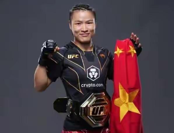 同样是冠军之战，差距为何如此之大？马王马哈切夫击败伊恩·加里，成功卫冕次中量级冠
