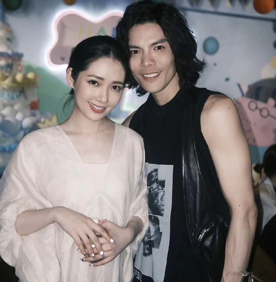 向华强表态了！
以后遗产和向太达成一致了，以后都会交给郭碧婷保管，向华强问向太你