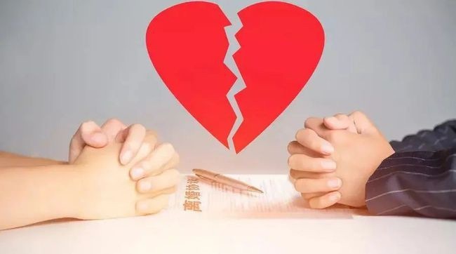 话题#婚后出轨生子不等于重婚罪#今日登上热搜。重婚罪是指有配偶而重婚，或者明知对