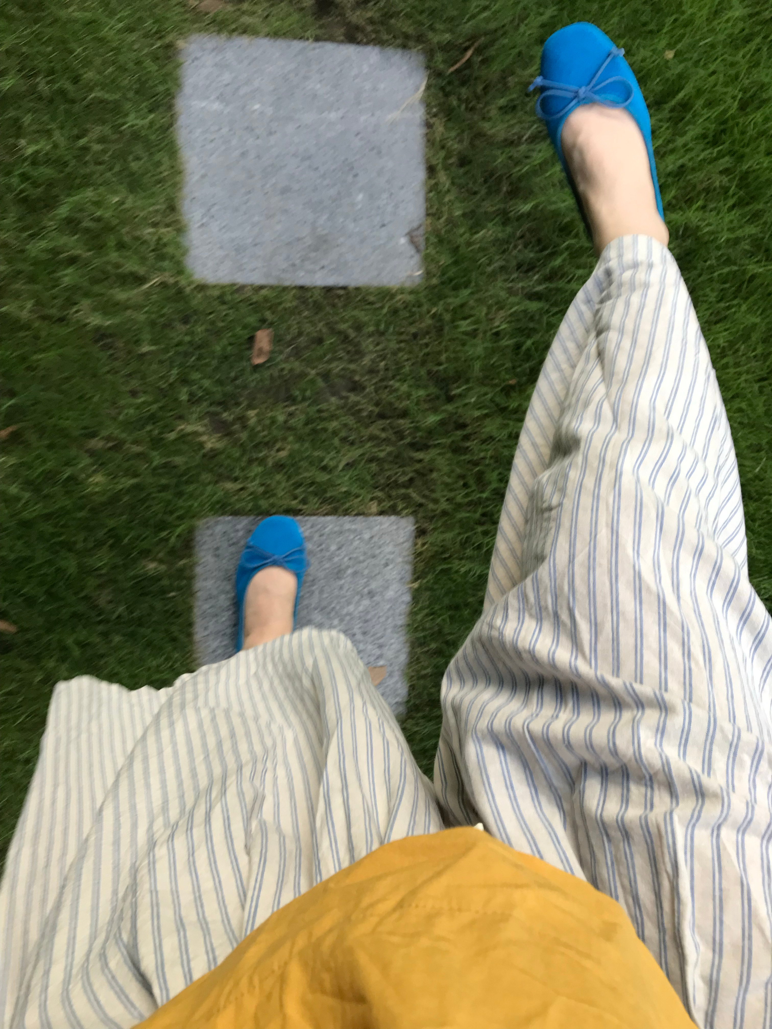 最近好爱这种宽松的穿搭，非常遮肉很适合容易出汗的朋友，比如我不会贴在腿上，特别透