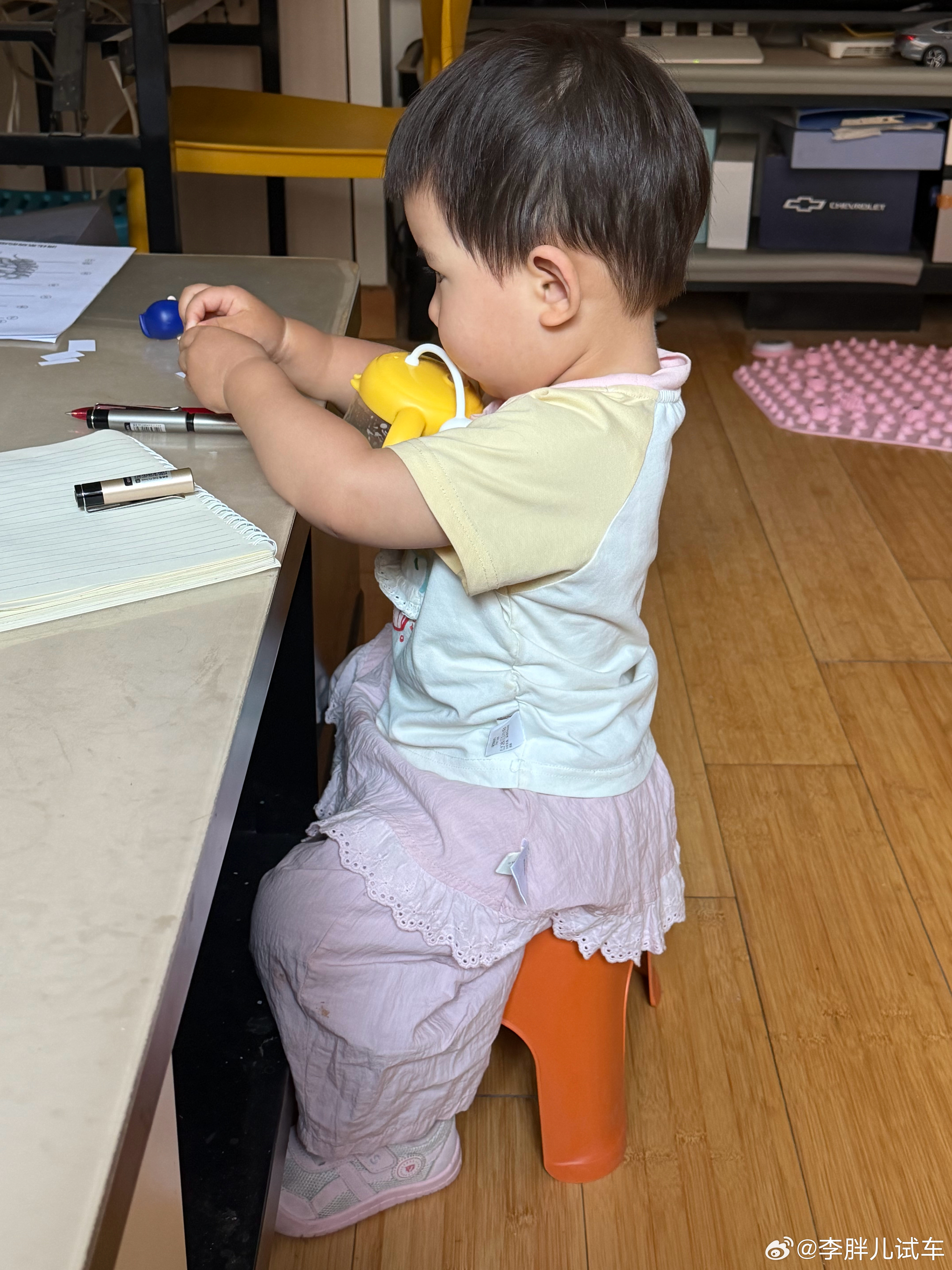 这三天谁能有心思上班什么叫有心思上班？放八月十五假的时候，老妈就提前回老家了，这