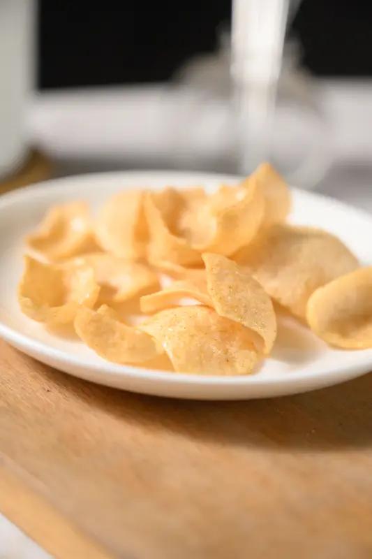 有些零食真就是健康的“隐形杀手”，就像慢性药似的侵蚀身体。像那些高盐高油的薯片，