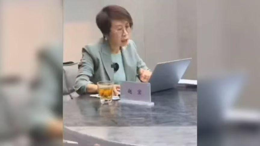 谁没担心过跟执法民警起口角
一句“态度不好”就被算成“侮辱谩骂”？之前

《治安