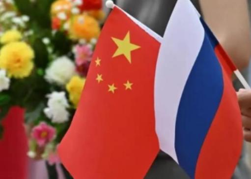 俄罗斯再这样被耗下去，会不会亡国？亡不亡国的，我不知道。但 泽连斯基 多撑一天，