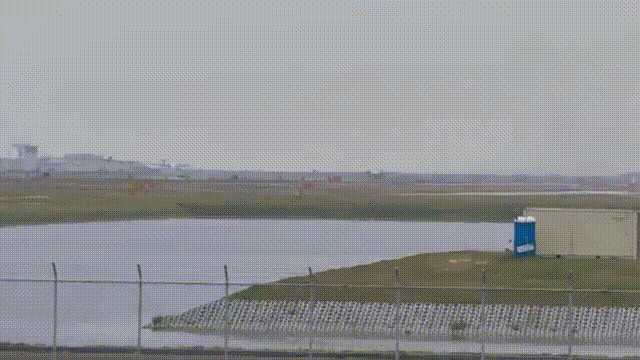 随着解放军突然在台海上空实施大演习，5月23日，琉球群岛嘉手纳基地的美军，可真是