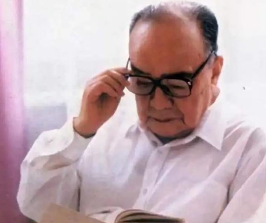 1987年，时任军委副主席的杨尚昆访问法国，谁知他的专机竟被法国人暴力拆解，铅封