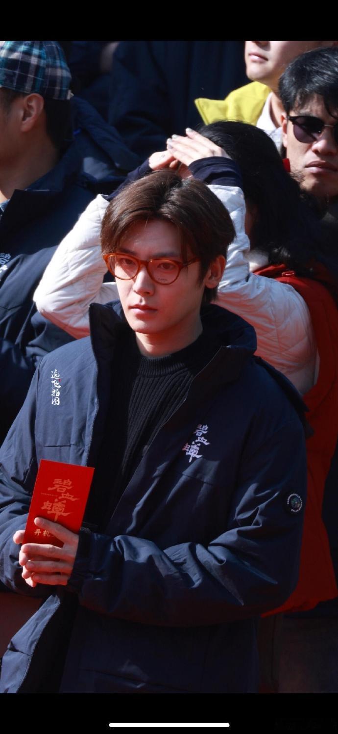 侯明昊徐振轩开机生图碧血蝉开机图 侯明昊 徐振轩新剧《碧血蝉》开机生图，谁懂我一