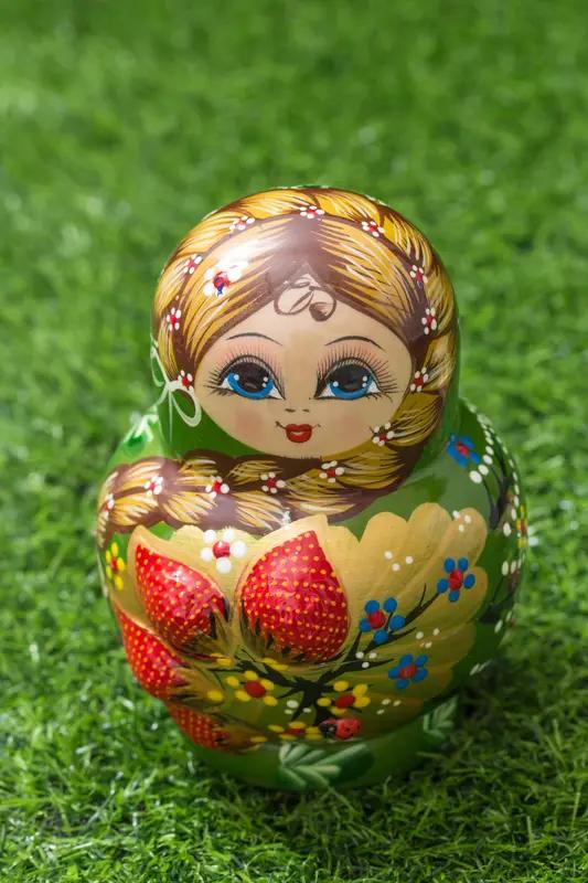 要说哪个国家的女兵最美，还真不好选。

俄罗斯女兵那是出了名的美，高挑的身材、深