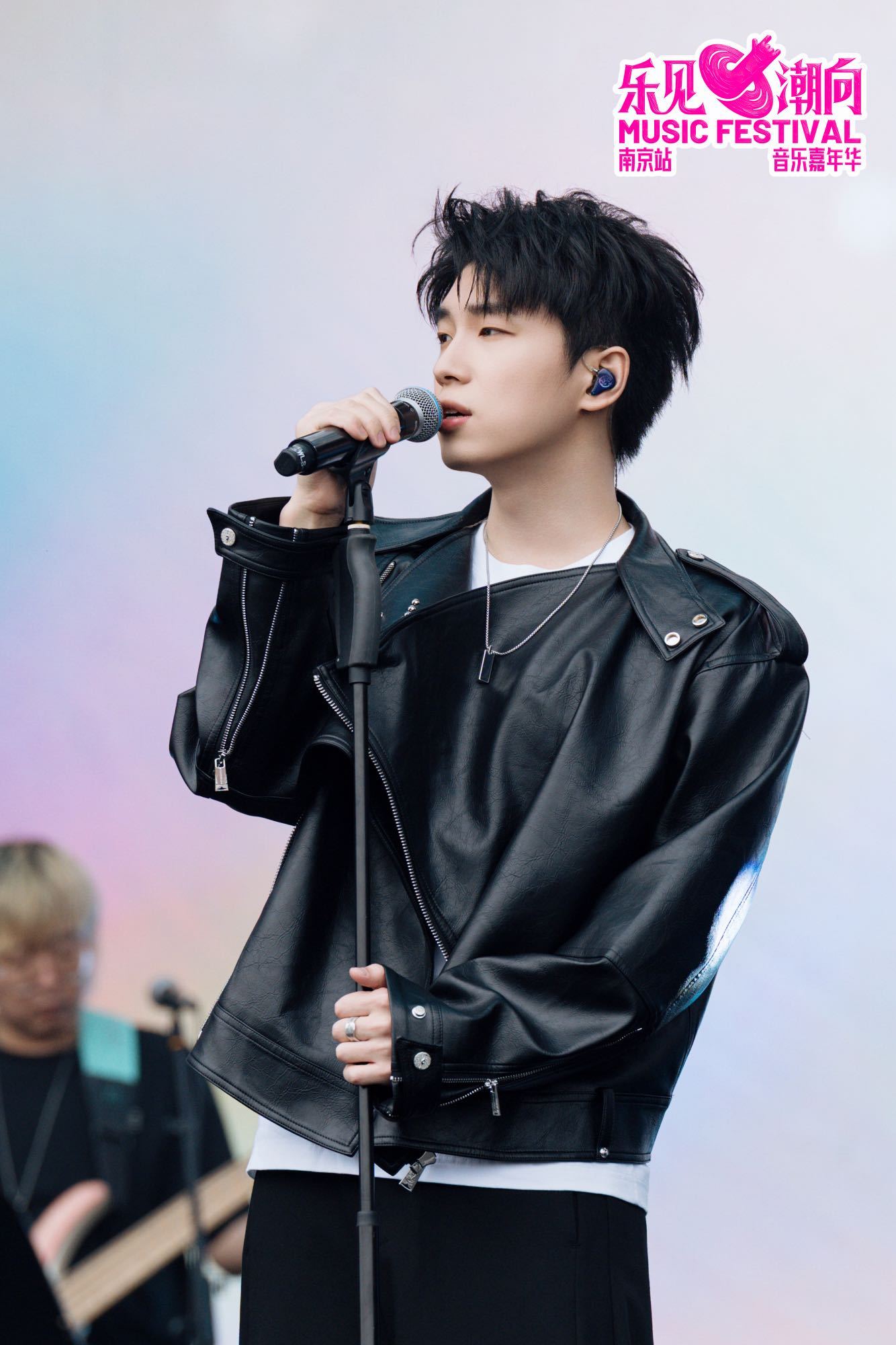 看完音乐节确诊CLIC快门型人格 ATMer的钱全送给音乐节了无论是快门按到发烫