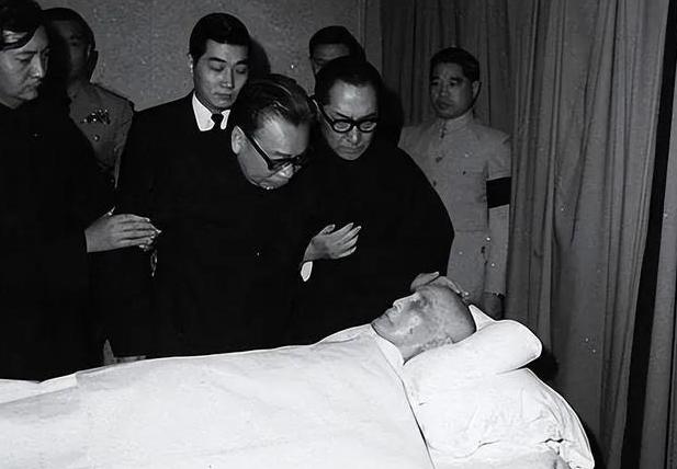 1975年，蒋介石到死都想不明白：自己手握美式装备、兵力占优，作战计划反复加密、