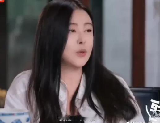 王祖贤：“我在 28 岁就退出娱乐圈了。” 李诞：“怎么会这样呢？” 王祖贤：“