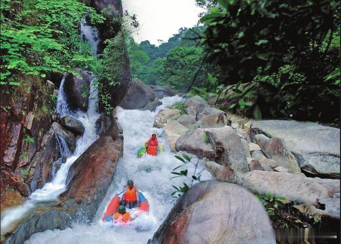 【大丰门】又名“大封门”，因山高林密、峡深壁陡，千百年来一直人迹罕至、原始封闭而