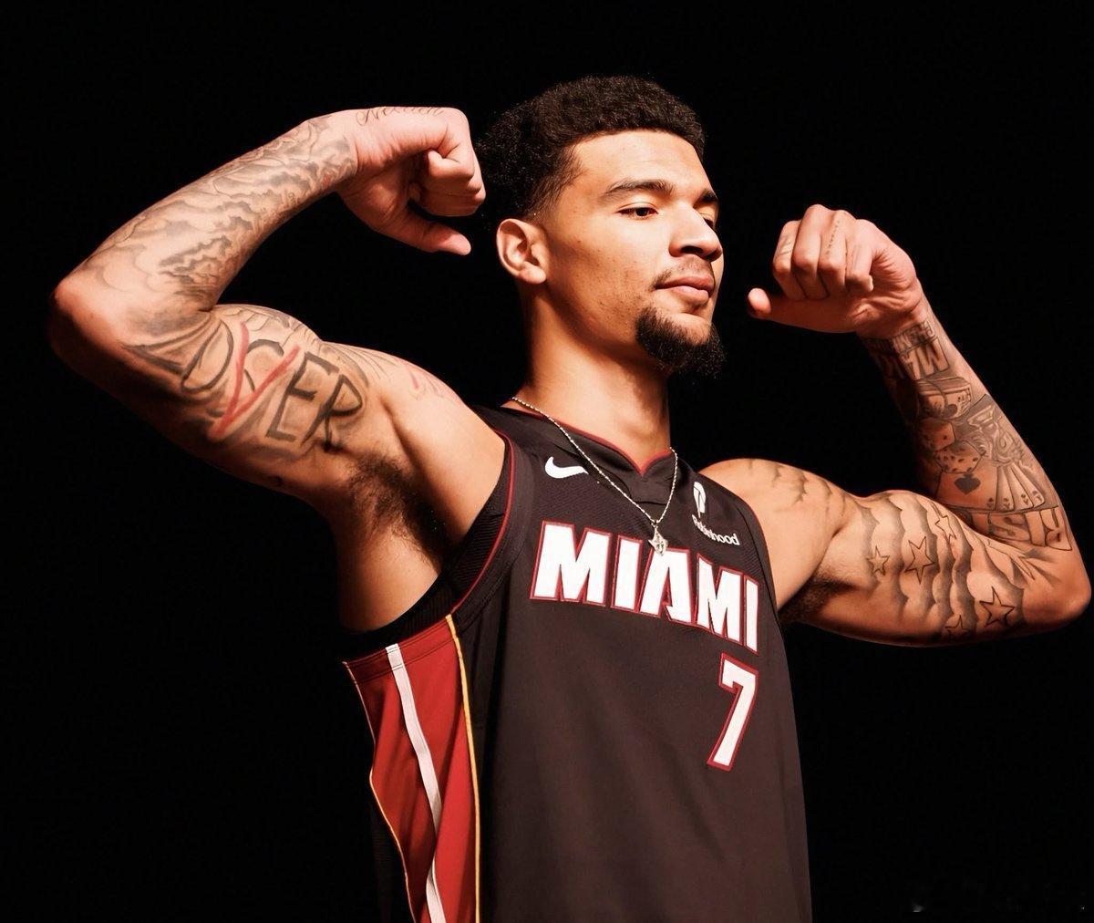 韦尔过去六场比赛：16篮板、14篮板、10篮板、13 篮板、20篮板、12篮板。