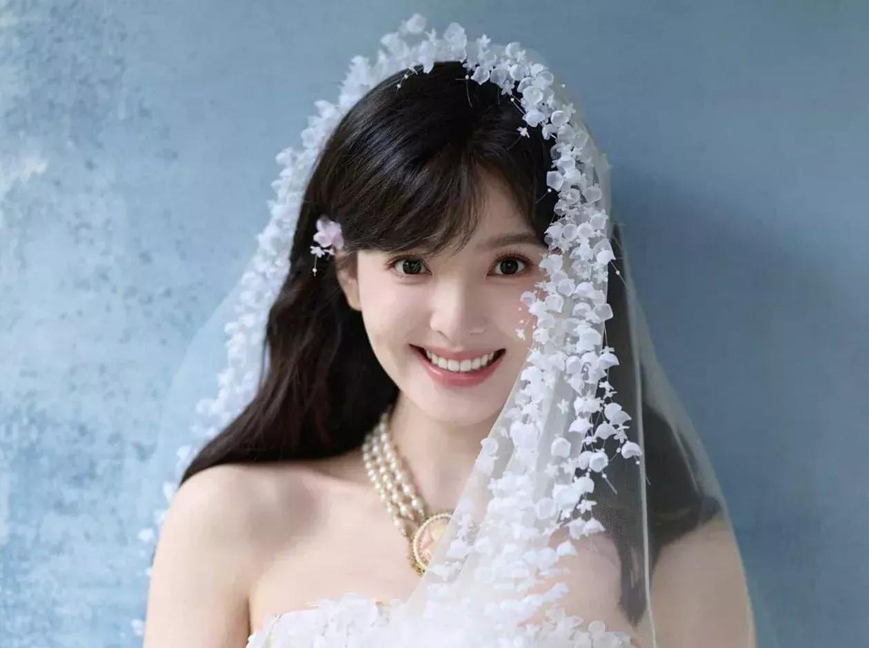 甜美婚纱照，笑容灿烂，梦幻氛围婚纱照 婚纱婚纱照 甜系白纱照 甜美婚纱写真 实景