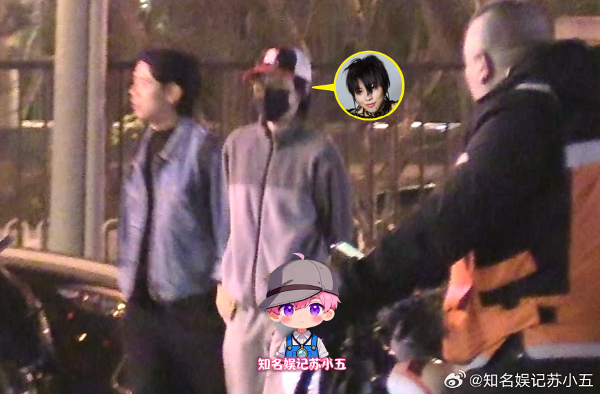 窦靖童走路 老干部窦靖童走路姿势 有自媒体拍到了窦靖童和好友聚餐，还形容窦靖童走