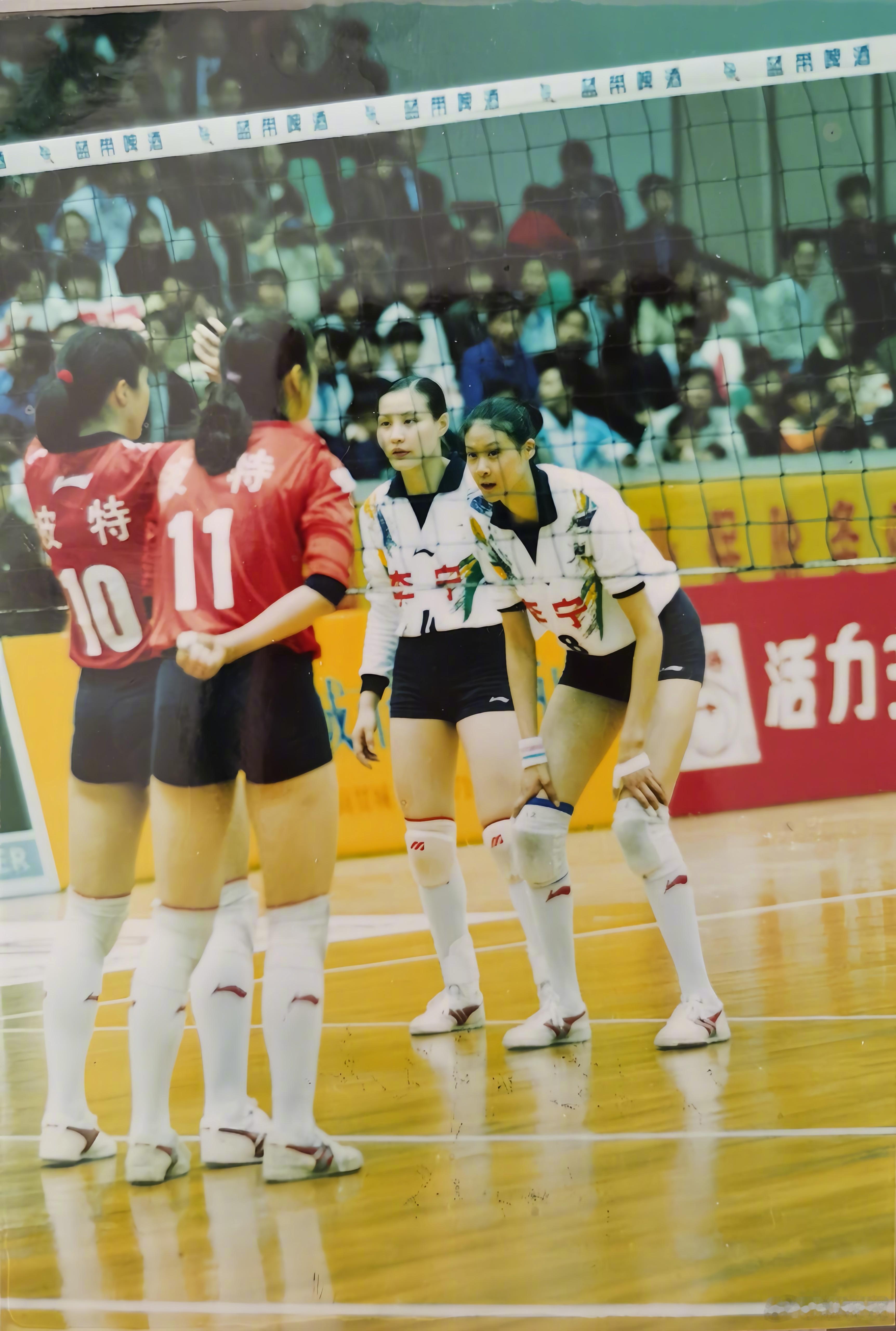 我的17岁[抱一抱]时光荏苒，转眼已成中年少女～[笑cry]图1是当年的南北明星