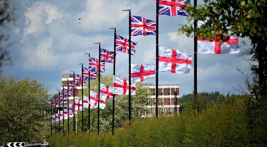 轮到英国这次左右为难了！前脚刚跟随美国签署南海联合声明，第二天中国驻英使馆就作出