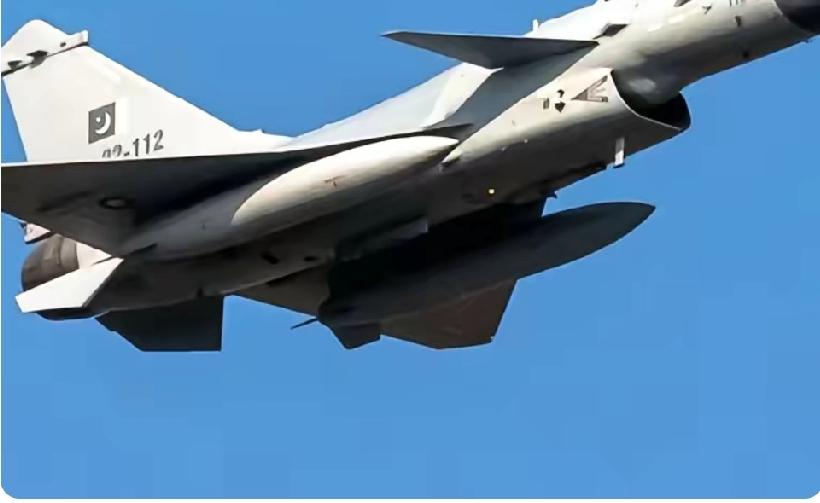 新一批中国歼 - 10CCE交付孟加拉国空军，这事儿可太有看头了，还“引爆”了台