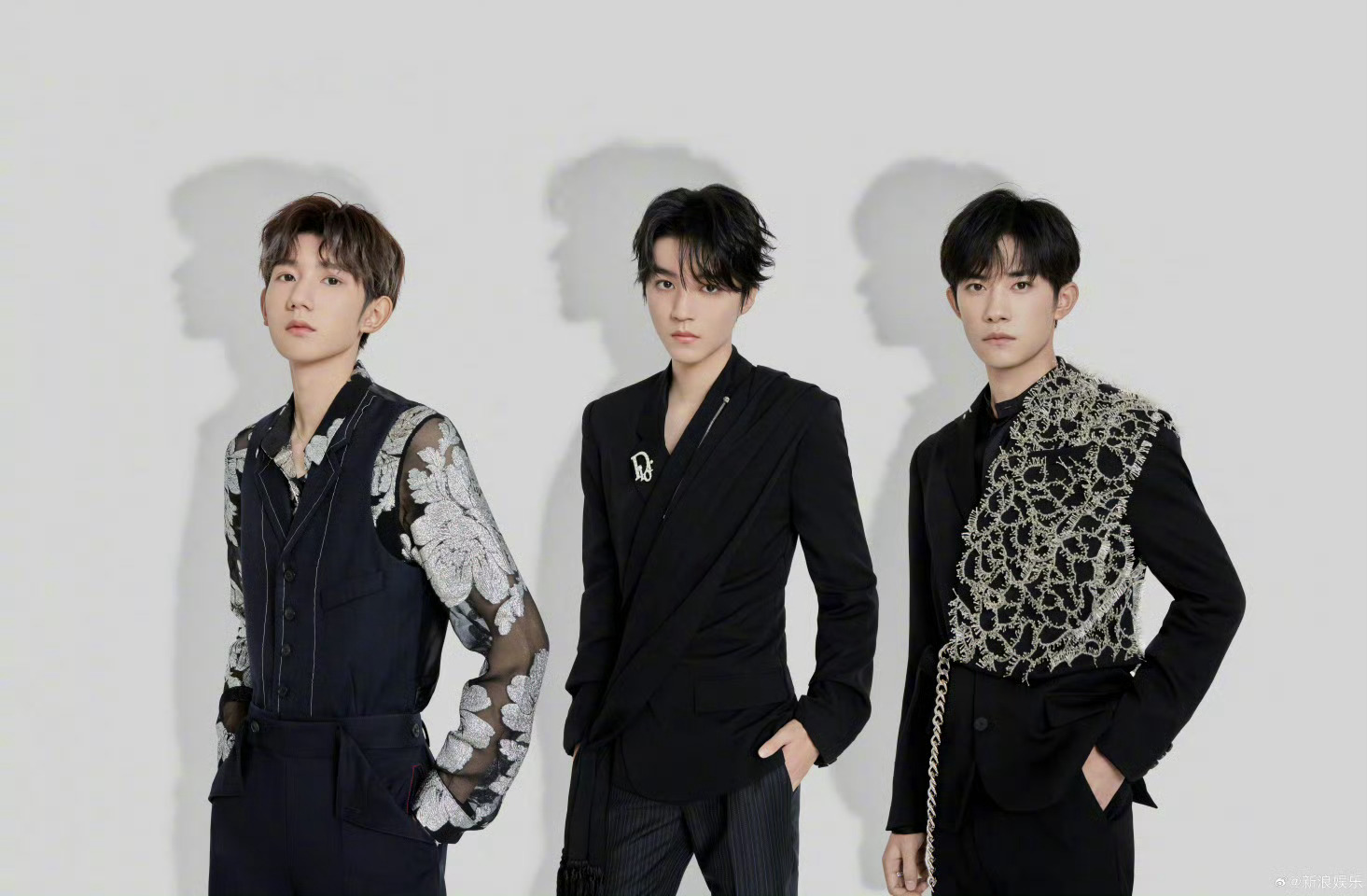 王俊凯回复王源易烊千玺 当年的TFBOYS组合，不被看好的四字，如今如日中天。那