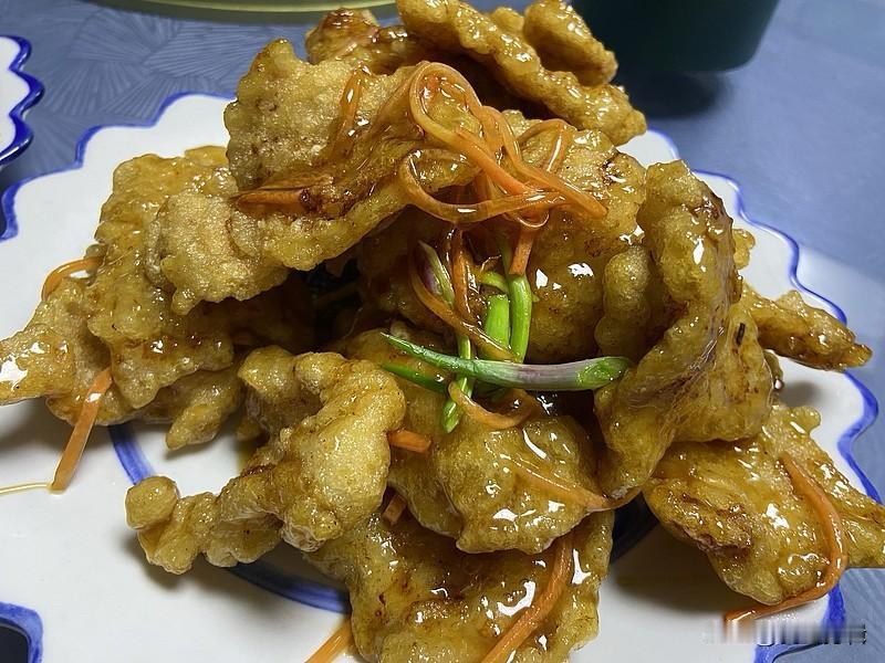 我最爱的菜是姥爷做的锅包肉，前前后后在外面吃过20多家饭店的同款，没一家能比得过