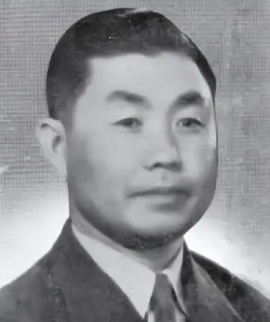 1948年7月，毛人凤派人将马汉三抓到南京审问时，发现了一个惊天线索:戴笠之死，