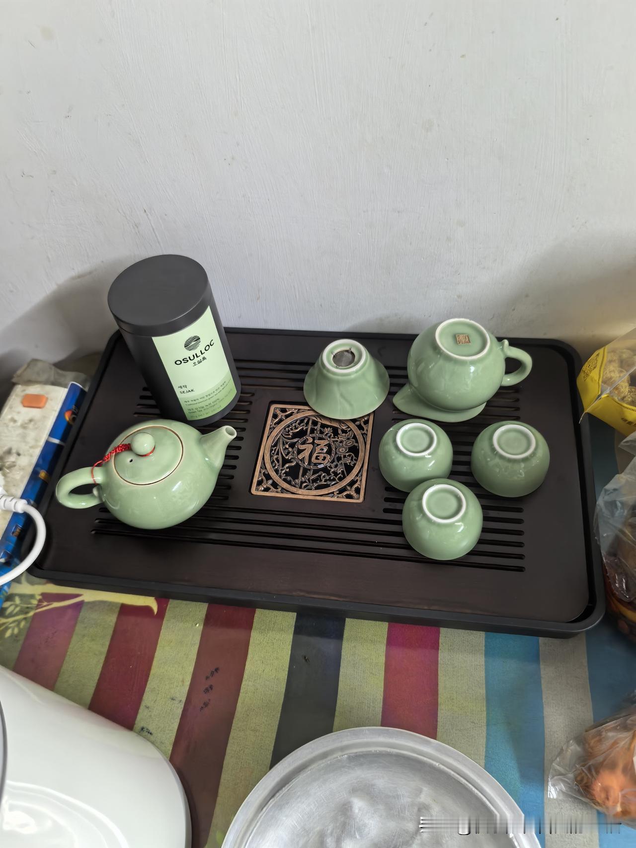 真心话茶局闲暇时，邀你共品茶香，聊尽人生百态。