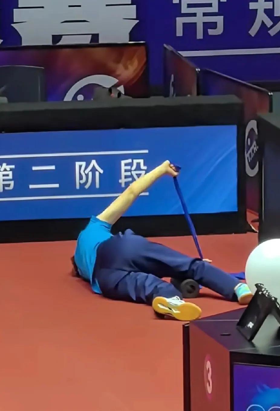 王曼昱的赛前热身时刻
 
乒超联赛第二阶段厦门赛场，王曼昱赛前热身画面超拼💪 
